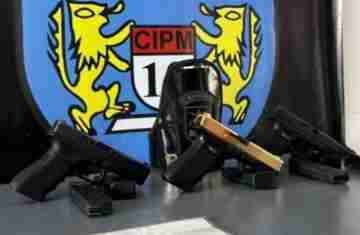 Laranjeiras – Mulher com mandado de prisão em aberto é presa com armas na rodoviária 